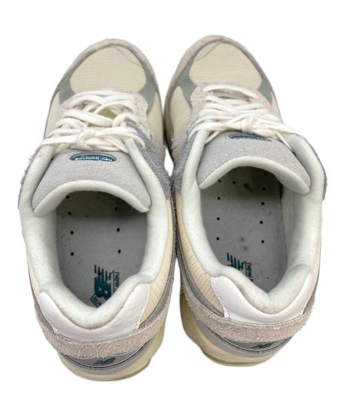 NEW BALANCE（ニューバランス）NEW BALANCE (ニューバランス) M2002R ホワイト×グレー サイズ:26 JPNの古着・服飾アイテム