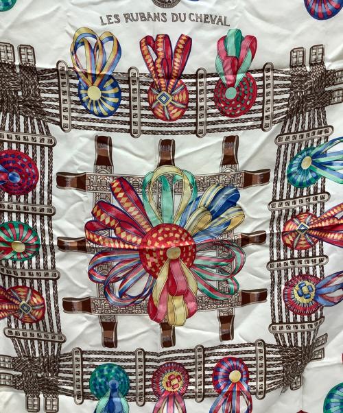 HERMES（エルメス）HERMES (エルメス) シルクスカーフ カレ90 馬のリボン ホワイト×グリーンの古着・服飾アイテム