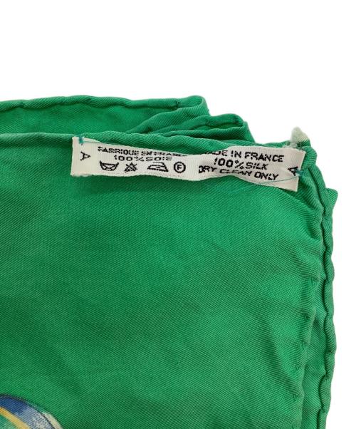 HERMES（エルメス）HERMES (エルメス) シルクスカーフ カレ90 馬のリボン ホワイト×グリーンの古着・服飾アイテム