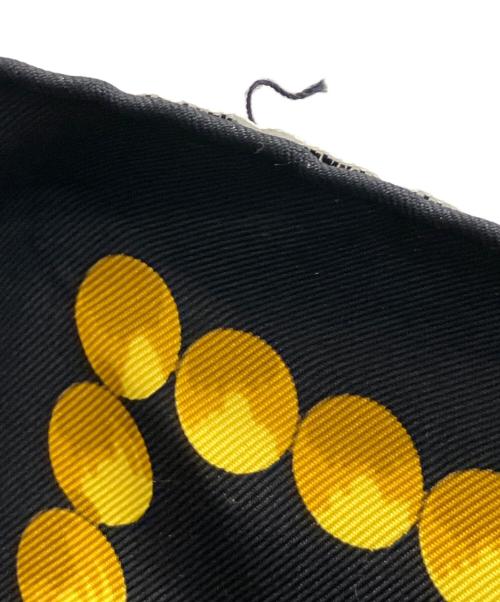 HERMES（エルメス）HERMES (エルメス) アフリカのスプーンシルクスカーフ ブラック×イエローの古着・服飾アイテム