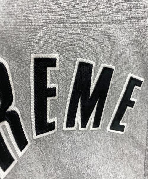 SUPREME（シュプリーム）SUPREME (シュプリーム) アーチロゴスウェット グレー サイズ:Smallの古着・服飾アイテム