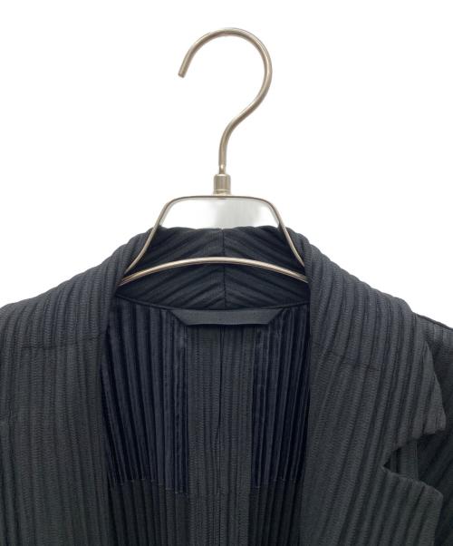 HOMME PLISSE ISSEY MIYAKE（オム プリッセ イッセイ ミヤケ）HOMME PLISSE ISSEY MIYAKE (オム プリッセ イッセイ ミヤケ) ボタンレスプリーツジャケット ブラック サイズ:1の古着・服飾アイテム