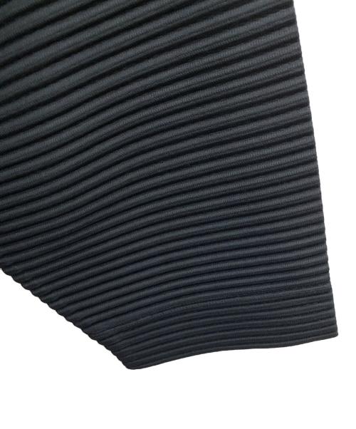 HOMME PLISSE ISSEY MIYAKE（オム プリッセ イッセイ ミヤケ）HOMME PLISSE ISSEY MIYAKE (オム プリッセ イッセイ ミヤケ) ボタンレスプリーツジャケット ブラック サイズ:1の古着・服飾アイテム