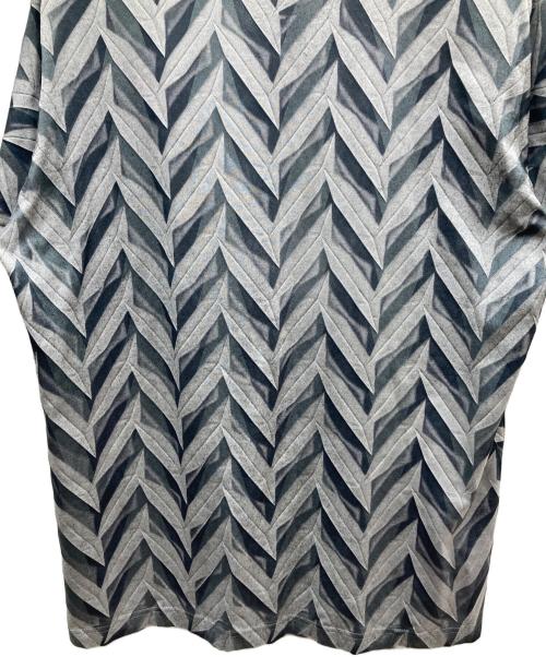 ISSEY MIYAKE（イッセイミヤケ）ISSEY MIYAKE (イッセイミヤケ) 半袖カットソー グレー×グリーン サイズ:XLの古着・服飾アイテム