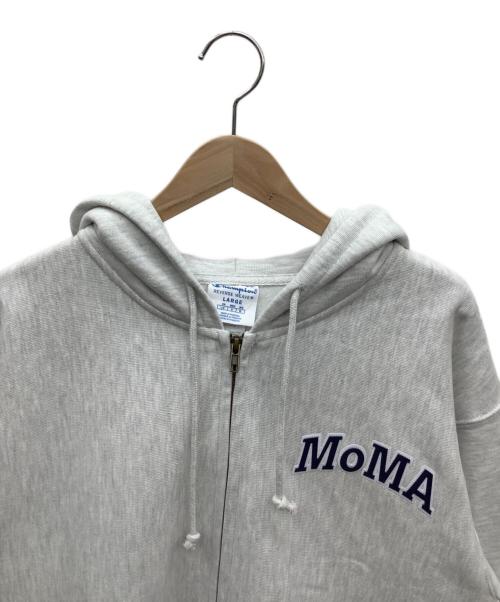Champion REVERSE WEAVE（チャンピオン リバース ウィーブ）Champion REVERSE WEAVE (チャンピオン リバース ウィーブ) MoMA (モマ) ジップパーカー グレー サイズ:LARGEの古着・服飾アイテム