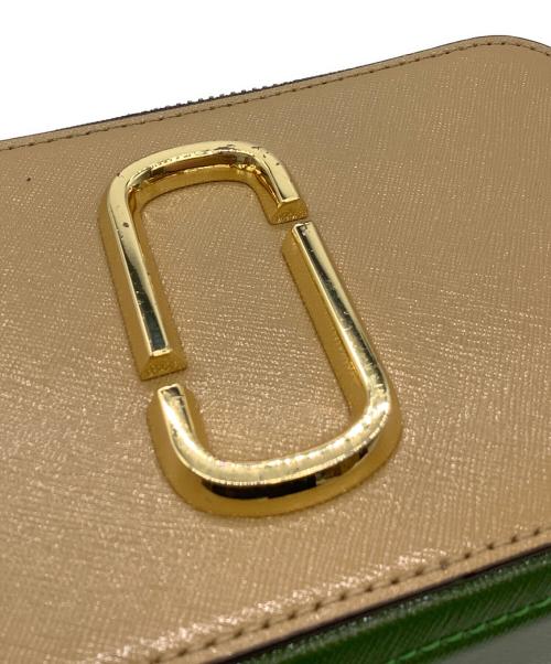 MARC JACOBS（マークジェイコブズ）MARC JACOBS (マークジェイコブス) スナップショット ホワイト×グリーン×ブラウンの古着・服飾アイテム