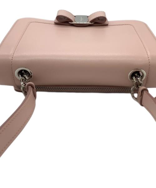 Salvatore Ferragamo（サルヴァトーレ フェラガモ）Salvatore Ferragamo (サルヴァトーレ フェラガモ) ヴェラ・レインボー チェーンショルダーバッグ ピンクの古着・服飾アイテム