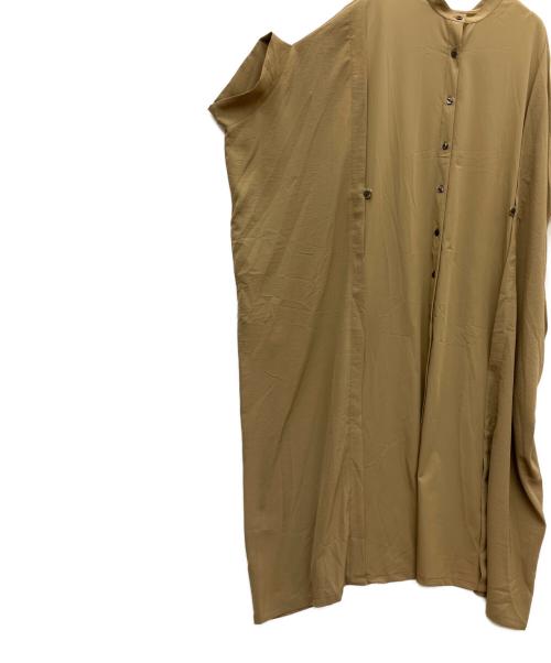 PLUS OTOHA（プラス オトハ）PLUS OTOHA (プラス オトハ) ノースリーブワンピース ベージュ サイズ:SIZE Free 未使用品の古着・服飾アイテム