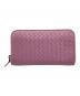BOTTEGA VENETA（ボッテガベネタ）の古着「イントレチャートラウンドファスナー財布」｜パープル