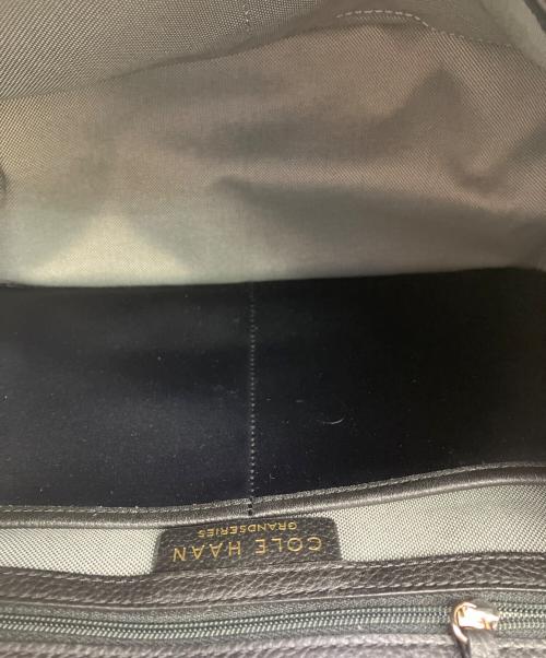 COLE HAAN（コールハーン）COLE HAAN (コールハーン) ターンロールトップハンドルバッグ ブラックの古着・服飾アイテム