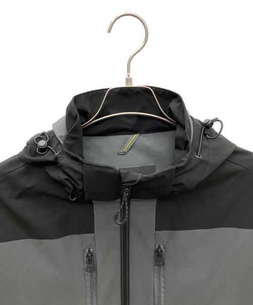 COLE HAAN（コールハーン）COLE HAAN (コールハーン) ゼログランド カラーブロック パーカ ブラック×グレー サイズ:Sの古着・服飾アイテム