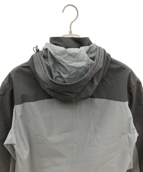 COLE HAAN（コールハーン）COLE HAAN (コールハーン) ゼログランド カラーブロック パーカ ブラック×グレー サイズ:Sの古着・服飾アイテム