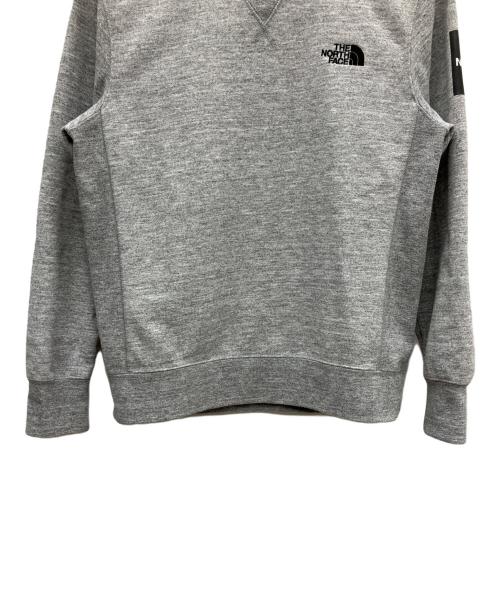 THE NORTH FACE（ザ ノース フェイス）THE NORTH FACE (ザ ノース フェイス) スクエアロゴクルーネックスウェット グレー サイズ:Mの古着・服飾アイテム