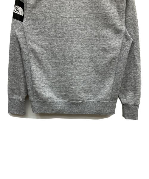 THE NORTH FACE（ザ ノース フェイス）THE NORTH FACE (ザ ノース フェイス) スクエアロゴクルーネックスウェット グレー サイズ:Mの古着・服飾アイテム