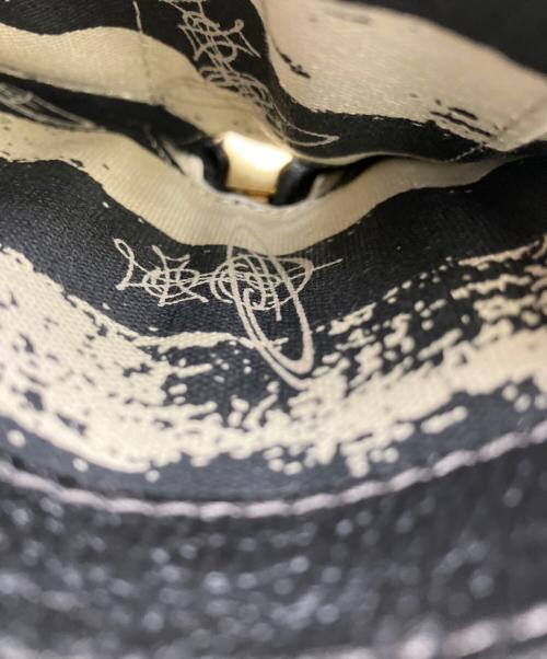 Vivienne Westwood（ヴィヴィアンウエストウッド）Vivienne Westwood (ヴィヴィアンウエストウッド) 2つ折り財布 ブラックの古着・服飾アイテム