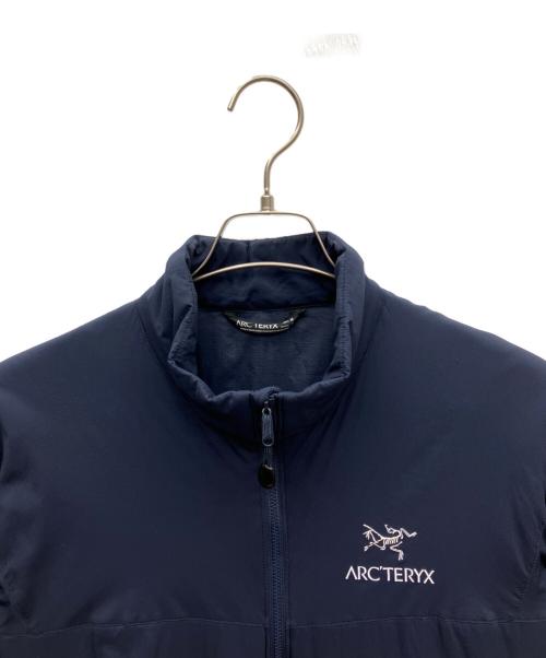 ARC'TERYX（アークテリクス）ARC'TERYX (アークテリクス) Atom LT Jacket ネイビー サイズ:SIZE Mの古着・服飾アイテム
