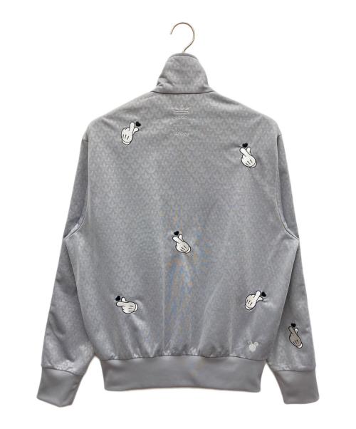 adidas（アディダス）adidas (アディダス) DISNEY (ディズニー) ミッキーマウス × Originals モノグラム刺しゅう ファイヤーバード トラックトップ グレー サイズ:SIZE Mの古着・服飾アイテム