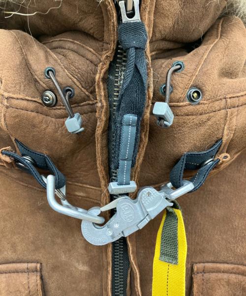 PARAJUMPERS（パラジャンパーズ）PARAJUMPERS (パラジャンパーズ) フライトジャケット ブラウン サイズ:Lの古着・服飾アイテム