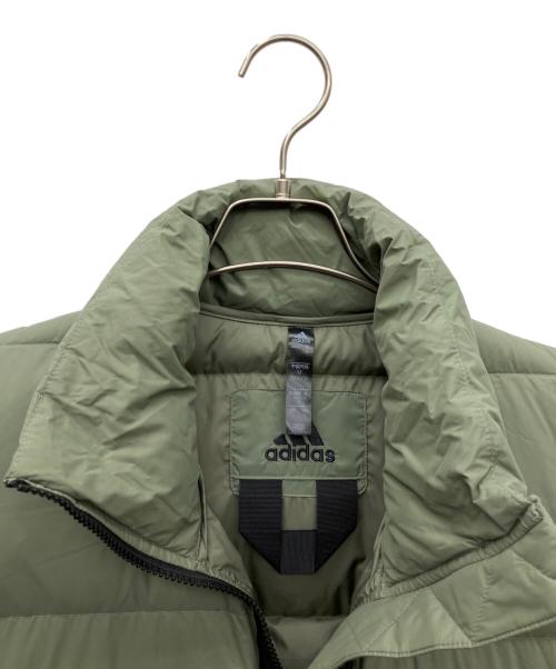 adidas（アディダス）adidas (アディダス) ダウンベスト オリーブ サイズ:SIZE Oの古着・服飾アイテム