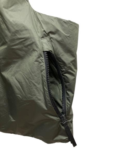 adidas（アディダス）adidas (アディダス) ダウンベスト オリーブ サイズ:SIZE Oの古着・服飾アイテム
