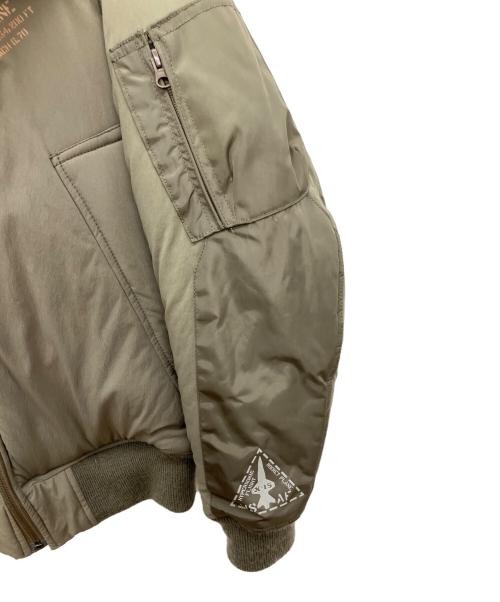 AVIREX（アヴィレックス）AVIREX (アヴィレックス) ミックスファブリックボンバージャケット カーキ サイズ:SIZE Mの古着・服飾アイテム