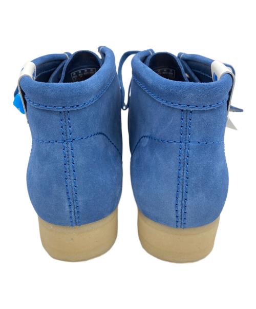 CLARKS（クラークス）CLARKS (クラークス) Manhattan Records (マンハッタンレコード) ATMOS (アトモス) Blue Suede ワラビーシューズ ブルー サイズ:26.5cm 未使用品の古着・服飾アイテム