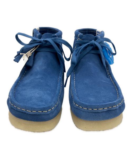 CLARKS（クラークス）CLARKS (クラークス) Manhattan Records (マンハッタンレコード) ATMOS (アトモス) Blue Suede ワラビーシューズ ブルー サイズ:26.5cm 未使用品の古着・服飾アイテム