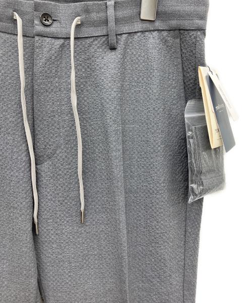 NEWYORKER（ニューヨーカー）NEWYORKER (ニューヨーカー) ウールサッカーノータックパンツ グレー サイズ:M 未使用品の古着・服飾アイテム