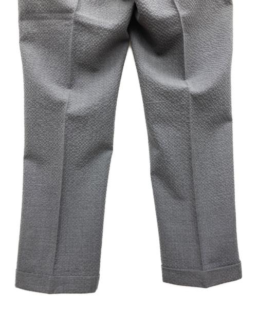 NEWYORKER（ニューヨーカー）NEWYORKER (ニューヨーカー) ウールサッカーノータックパンツ グレー サイズ:M 未使用品の古着・服飾アイテム