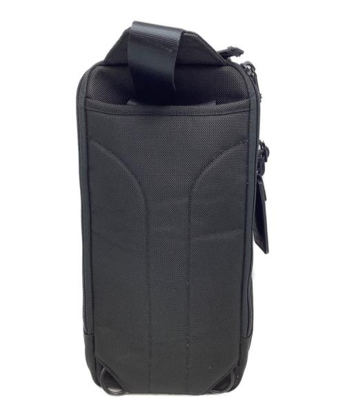 TUMI（トゥミ）TUMI (トゥミ) ラージスリングボディバッグ ブラックの古着・服飾アイテム