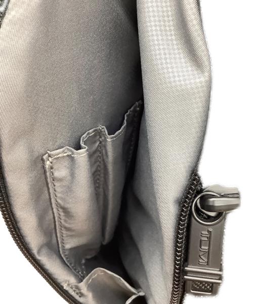 TUMI（トゥミ）TUMI (トゥミ) ラージスリングボディバッグ ブラックの古着・服飾アイテム
