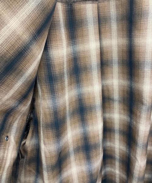 glamb（グラム）glamb (グラム) ステンカラーシャツ ブラウン サイズ:SIZE Free 未使用品の古着・服飾アイテム