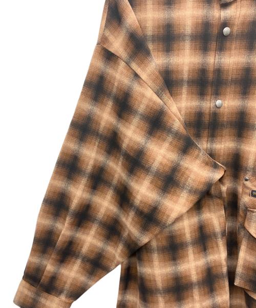 glamb（グラム）glamb (グラム) ステンカラーシャツ ブラウン サイズ:SIZE Free 未使用品の古着・服飾アイテム