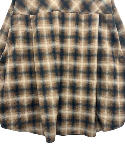 glamb（グラム）glamb (グラム) ステンカラーシャツ ブラウン サイズ:SIZE Free 未使用品の古着・服飾アイテム