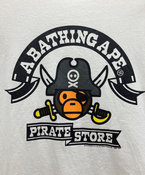 A BATHING APE PIRATE STORE（アベイシングエイプ パイレーツストア）A BATHING APE PIRATE STORE (アベイシングエイプ パイレーツストア) 半袖Tシャツ ホワイト サイズ:Lの古着・服飾アイテム