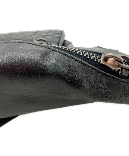 BOTTEGA VENETA（ボッテガベネタ）BOTTEGA VENETA (ボッテガベネタ) イントレチャートボディーバッグ ブラックの古着・服飾アイテム