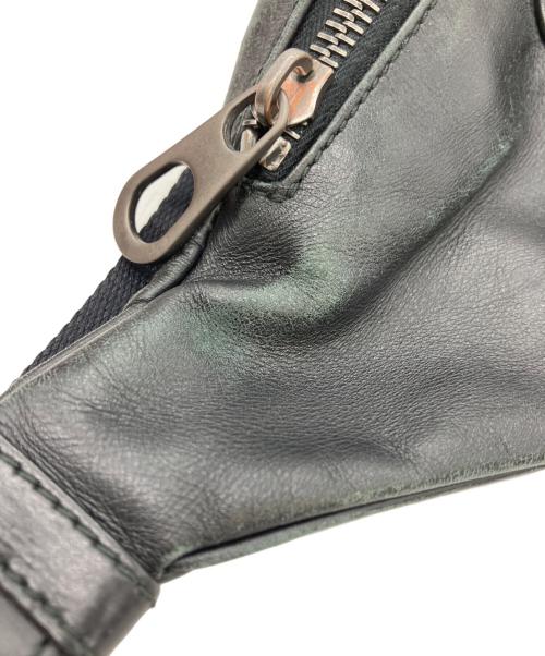 BOTTEGA VENETA（ボッテガベネタ）BOTTEGA VENETA (ボッテガベネタ) イントレチャートボディーバッグ ブラックの古着・服飾アイテム