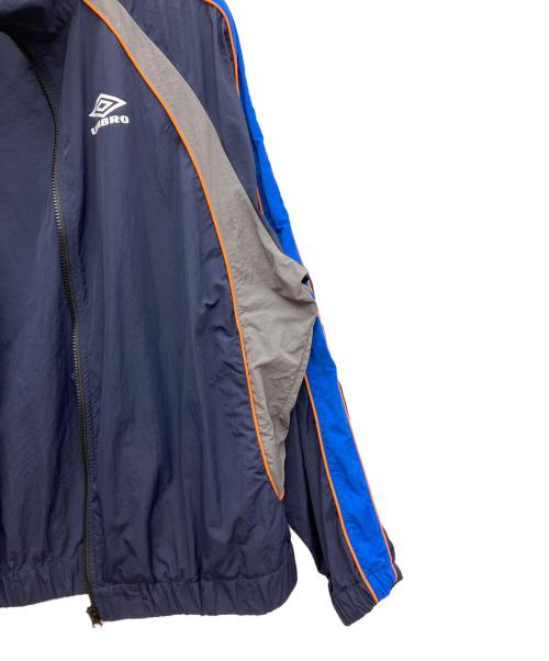 UMBRO（アンブロ）UMBRO (アンブロ) JUN RED (ジュン レッド) ナイロンジャケット ネイビー サイズ:Lの古着・服飾アイテム