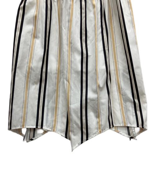 B donna（ビドンナ）B donna (ビドンナ) ノースリーブワンピース ホワイト×ブラック サイズ:SIZE 38 未使用品の古着・服飾アイテム