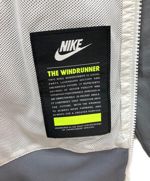 NIKE（ナイキ）NIKE (ナイキ) ナイロンジャケット ホワイト×グレー サイズ:XLの古着・服飾アイテム