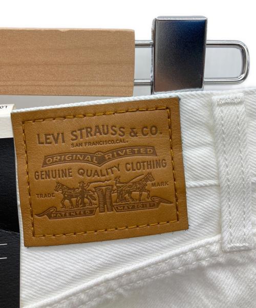 LEVI'S（リーバイス）LEVI'S (リーバイス) LOOSE BOOT ジーンズ ホワイト ホワイト サイズ:SIZE 25 未使用品の古着・服飾アイテム