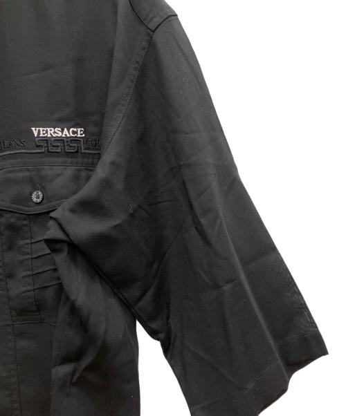 VERSACE JEANS COUTURE（ヴェルサーチ ジーンズクチュール）VERSACE JEANS COUTURE (ヴェルサーチ ジーンズクチュール) 半袖シャツ ブラック サイズ:表記無しの古着・服飾アイテム