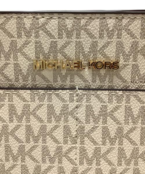 MICHAEL KORS（マイケルコース）MICHAEL KORS (マイケルコース) ショルダーバッグ ホワイトの古着・服飾アイテム