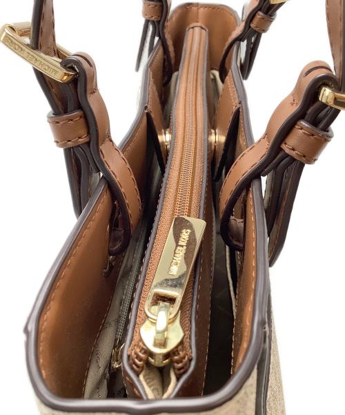 MICHAEL KORS（マイケルコース）MICHAEL KORS (マイケルコース) ショルダーバッグ ホワイトの古着・服飾アイテム
