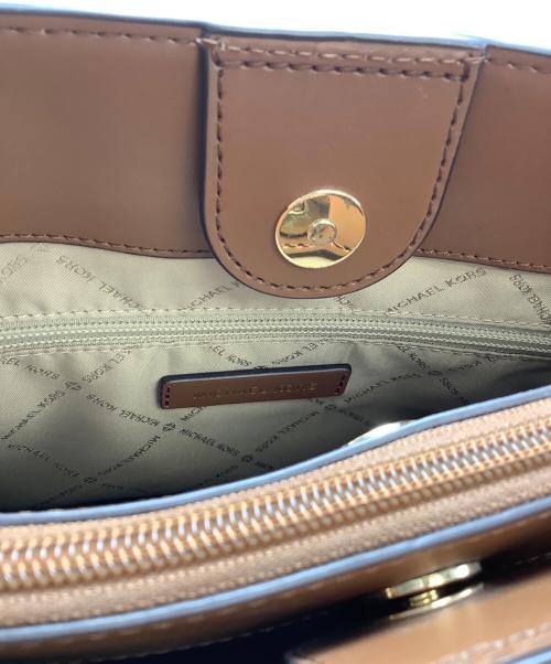 MICHAEL KORS（マイケルコース）MICHAEL KORS (マイケルコース) ショルダーバッグ ホワイトの古着・服飾アイテム