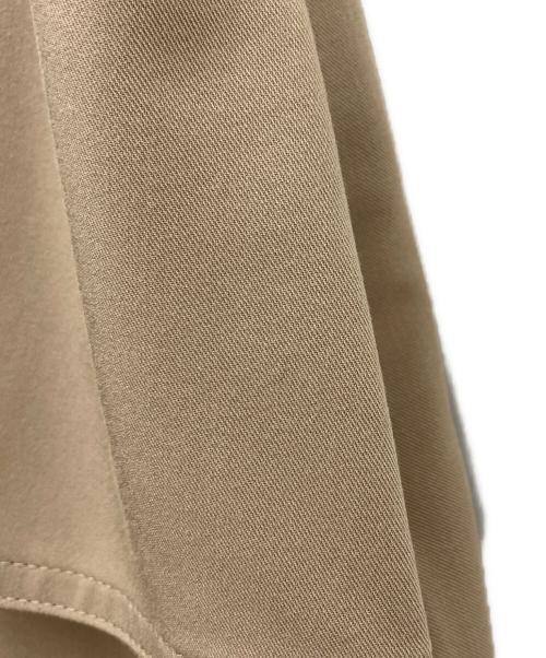 BLUE LABEL CRESTBRIDGE（ブルーレーベルクレストブリッジ）BLUE LABEL CRESTBRIDGE (ブルーレーベルクレストブリッジ) ひざ丈スカート ベージュ サイズ:SIZE 38の古着・服飾アイテム