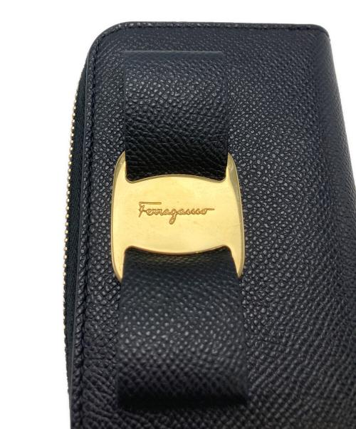 Salvatore Ferragamo（サルヴァトーレ フェラガモ）Salvatore Ferragamo (サルヴァトーレ フェラガモ) ヴァラリボンコインケース ブラックの古着・服飾アイテム