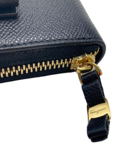 Salvatore Ferragamo（サルヴァトーレ フェラガモ）Salvatore Ferragamo (サルヴァトーレ フェラガモ) ヴァラリボンコインケース ブラックの古着・服飾アイテム