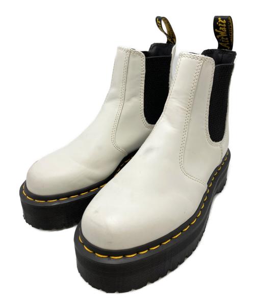 Dr.Martens（ドクターマーチン）Dr.Martens (ドクターマーチン) QUAD チェルシーブーツ ホワイト×ブラック サイズ:SIZE UK 4の古着・服飾アイテム