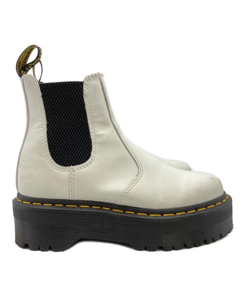 Dr.Martens（ドクターマーチン）Dr.Martens (ドクターマーチン) QUAD チェルシーブーツ ホワイト×ブラック サイズ:SIZE UK 4の古着・服飾アイテム